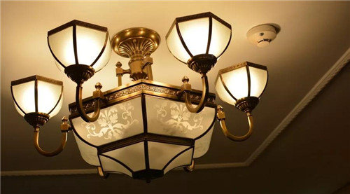 【風(fēng)水】客廳燈飾選的對，好運(yùn)好氣滾滾來！